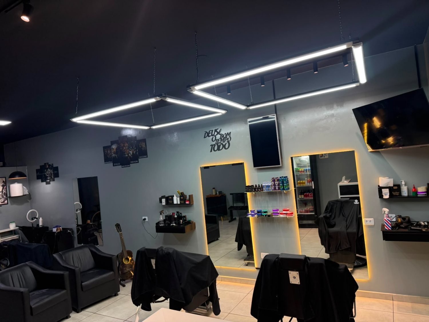 Bastidor da Academy — salão Misael Barber